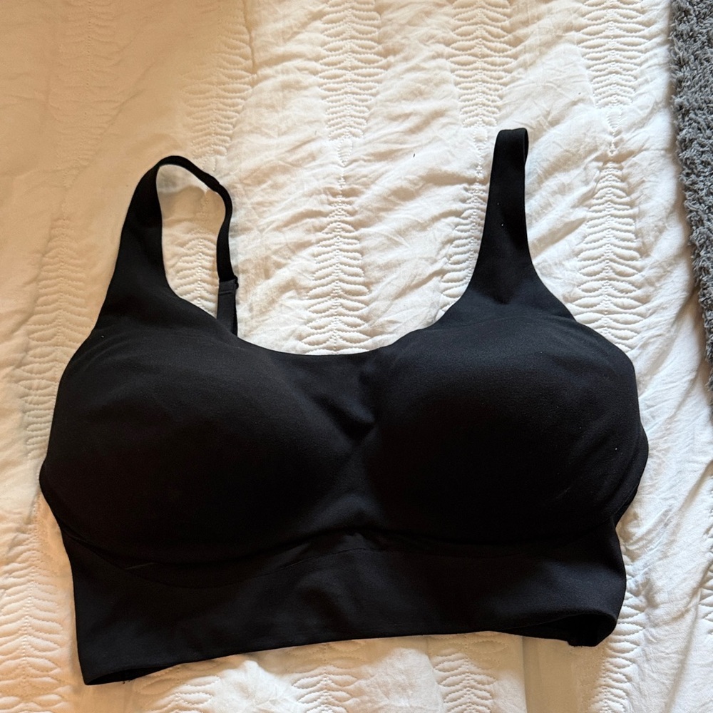 Victoria's Secret Black Wireless Seamless Bra Sports Bra
